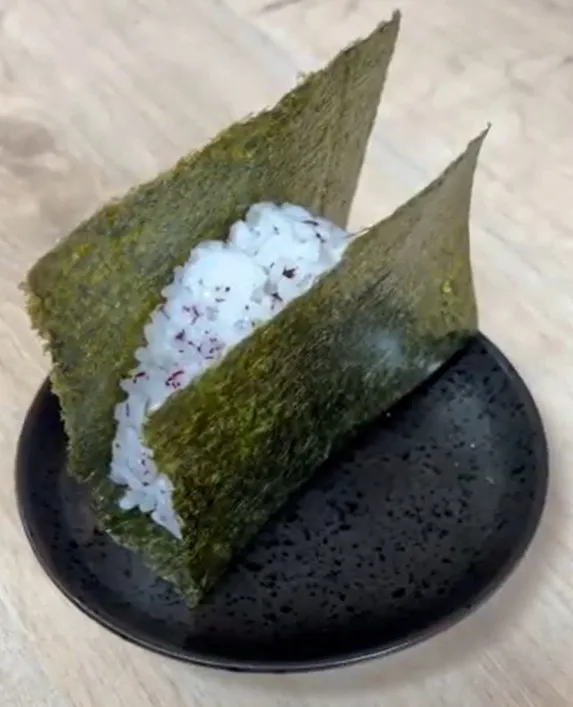 Onigiri Yukari (Vegan) - Japanese dish at Iyasaka Cafe